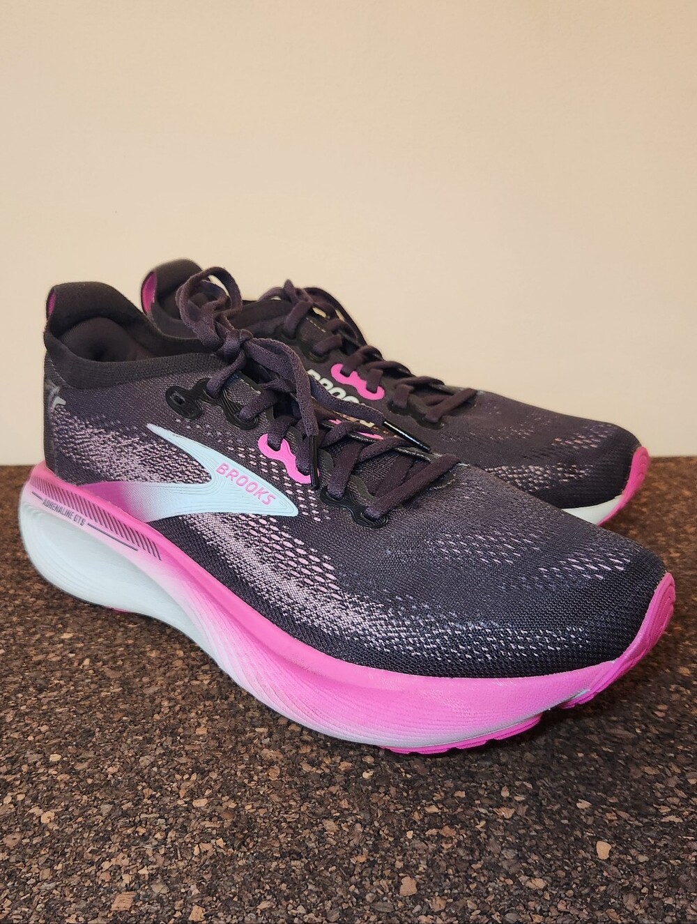 Brooks Adrenaline 25 Running Shoes Womens Size 9